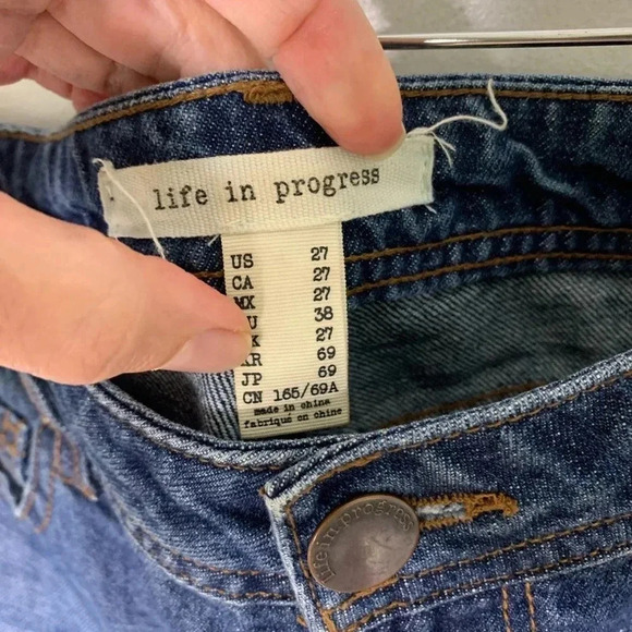 Life in progress distressed Capri size 27 - Picture 6 of 9